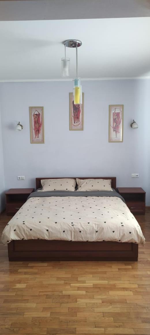 Apartment On Tole Bi Almaty Eksteriør bilde